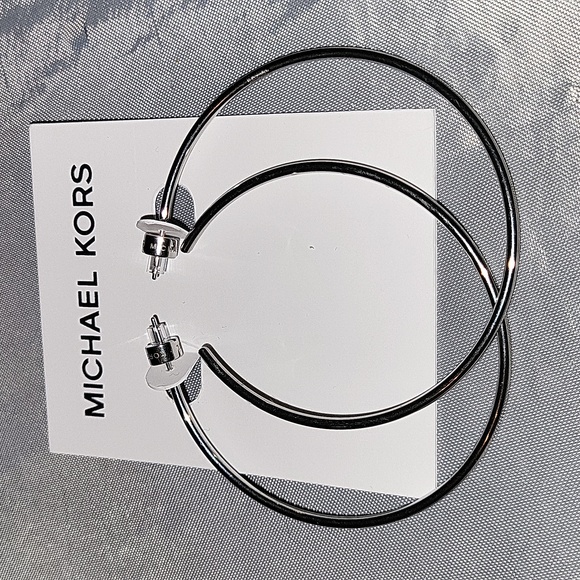 Michael Kors silver toned hoop - Picture 1 of 2
